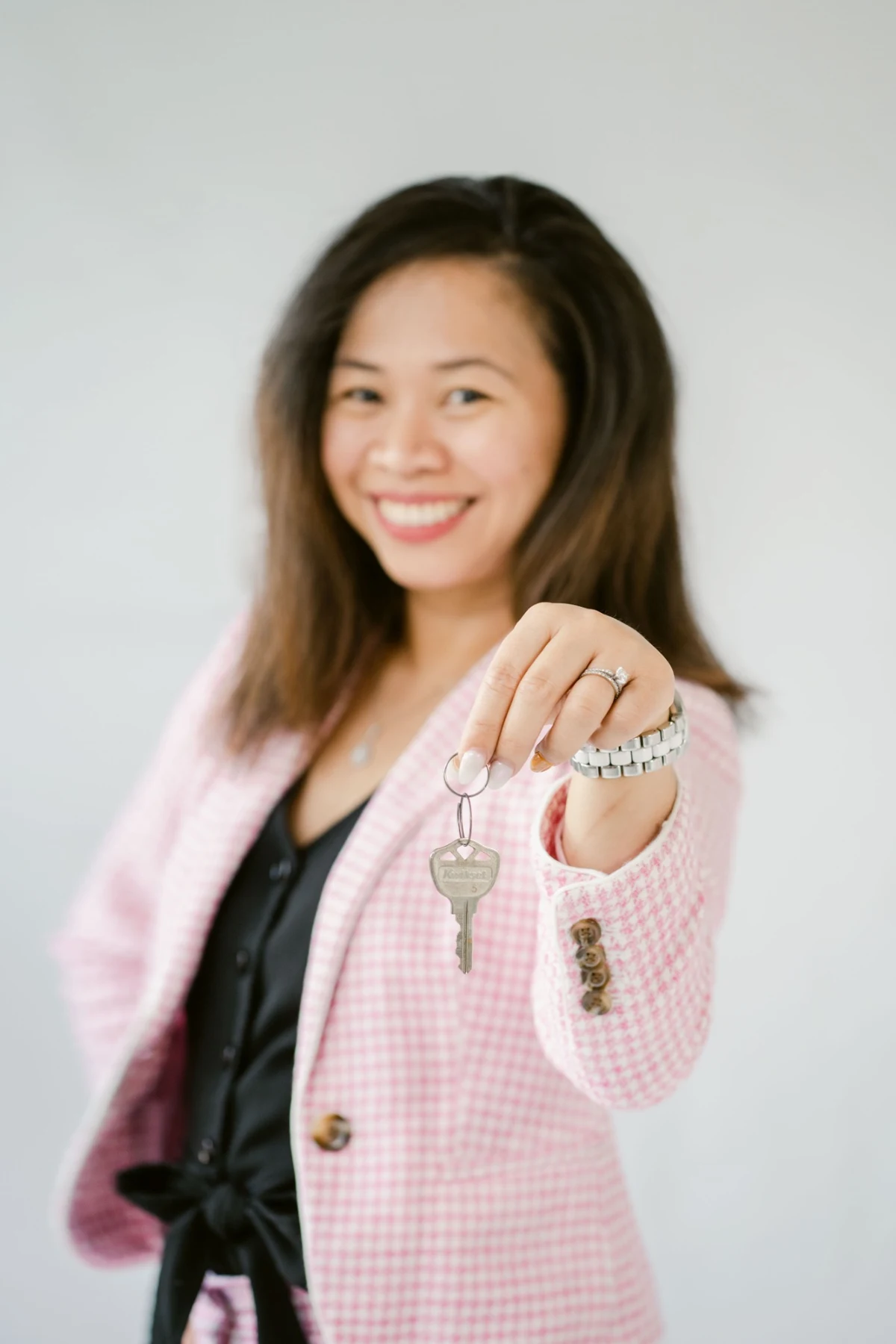 Cherry Lim holding house keys